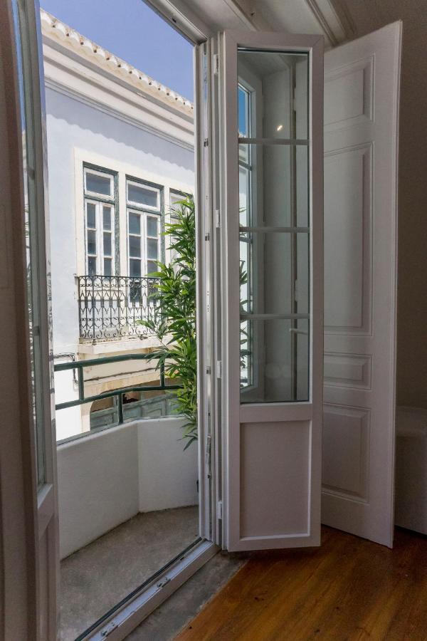 Lalitana Townhouse Hotel Lagos Ngoại thất bức ảnh