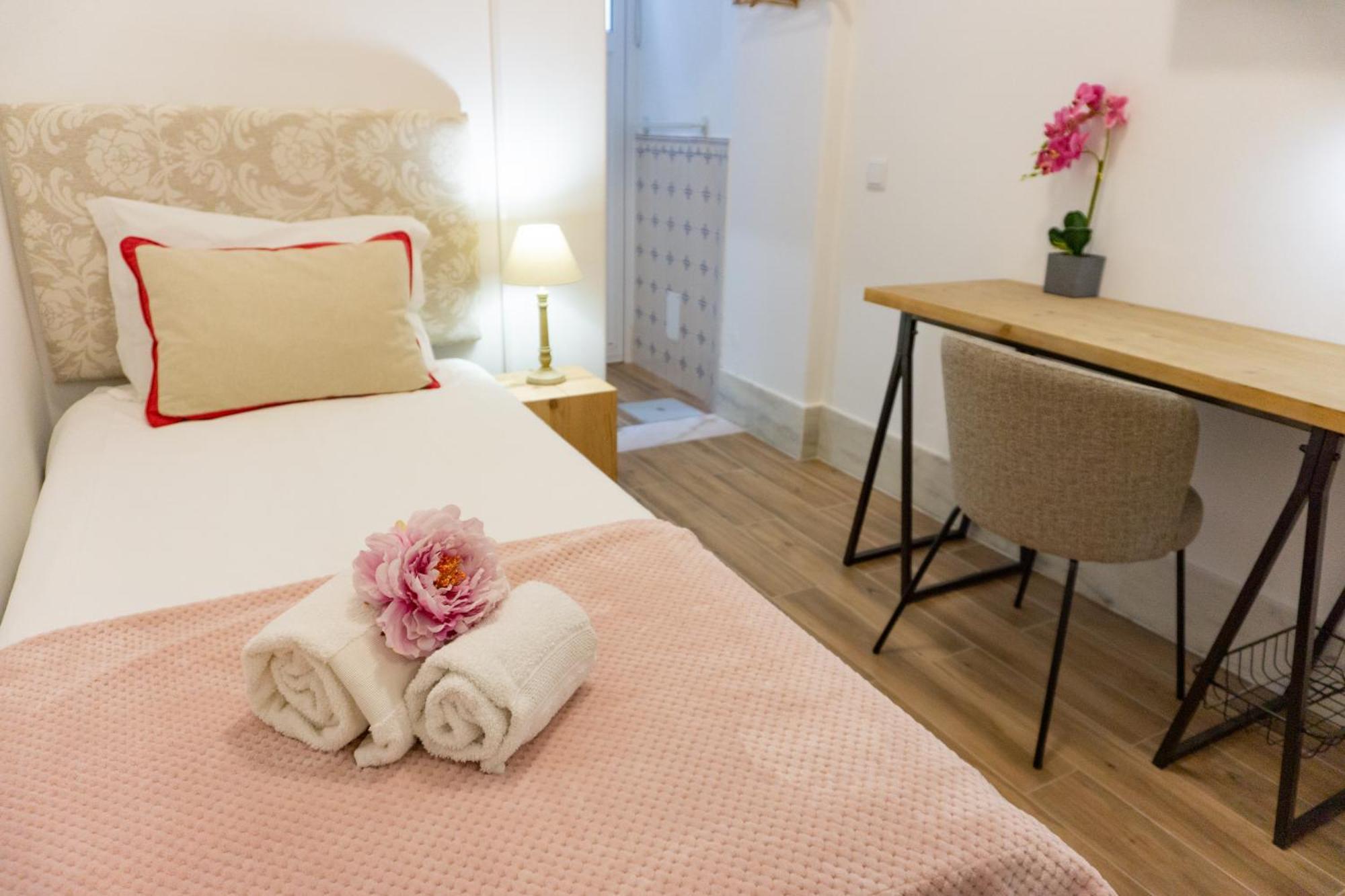 Lalitana Townhouse Hotel Lagos Phòng bức ảnh