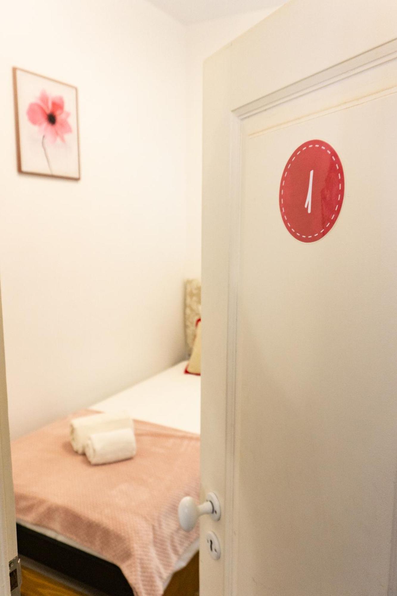 Lalitana Townhouse Hotel Lagos Phòng bức ảnh