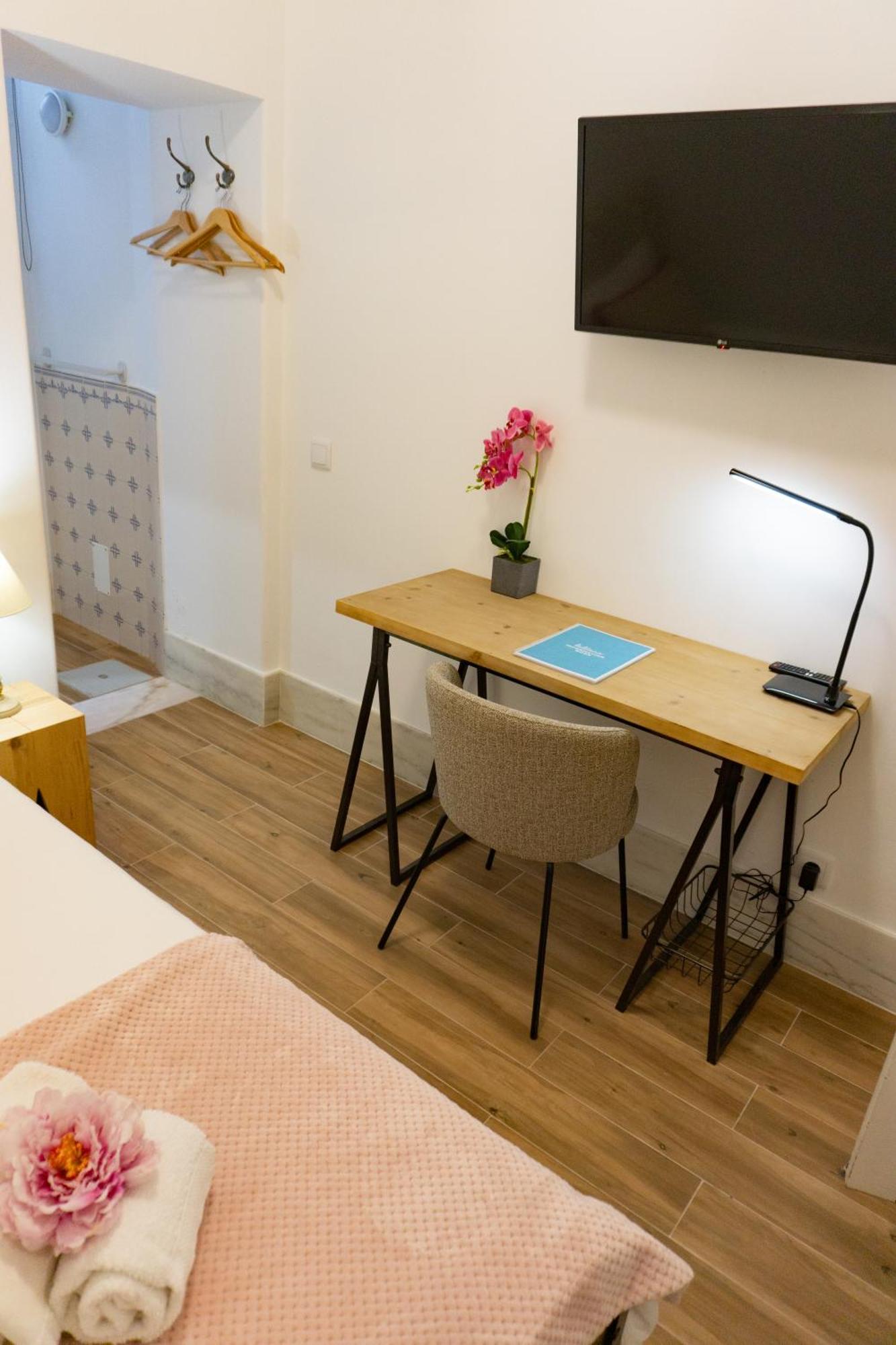 Lalitana Townhouse Hotel Lagos Phòng bức ảnh